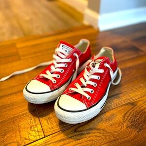 Chuck Taylor All Star Canvas Low Top red mens 6, womens 8